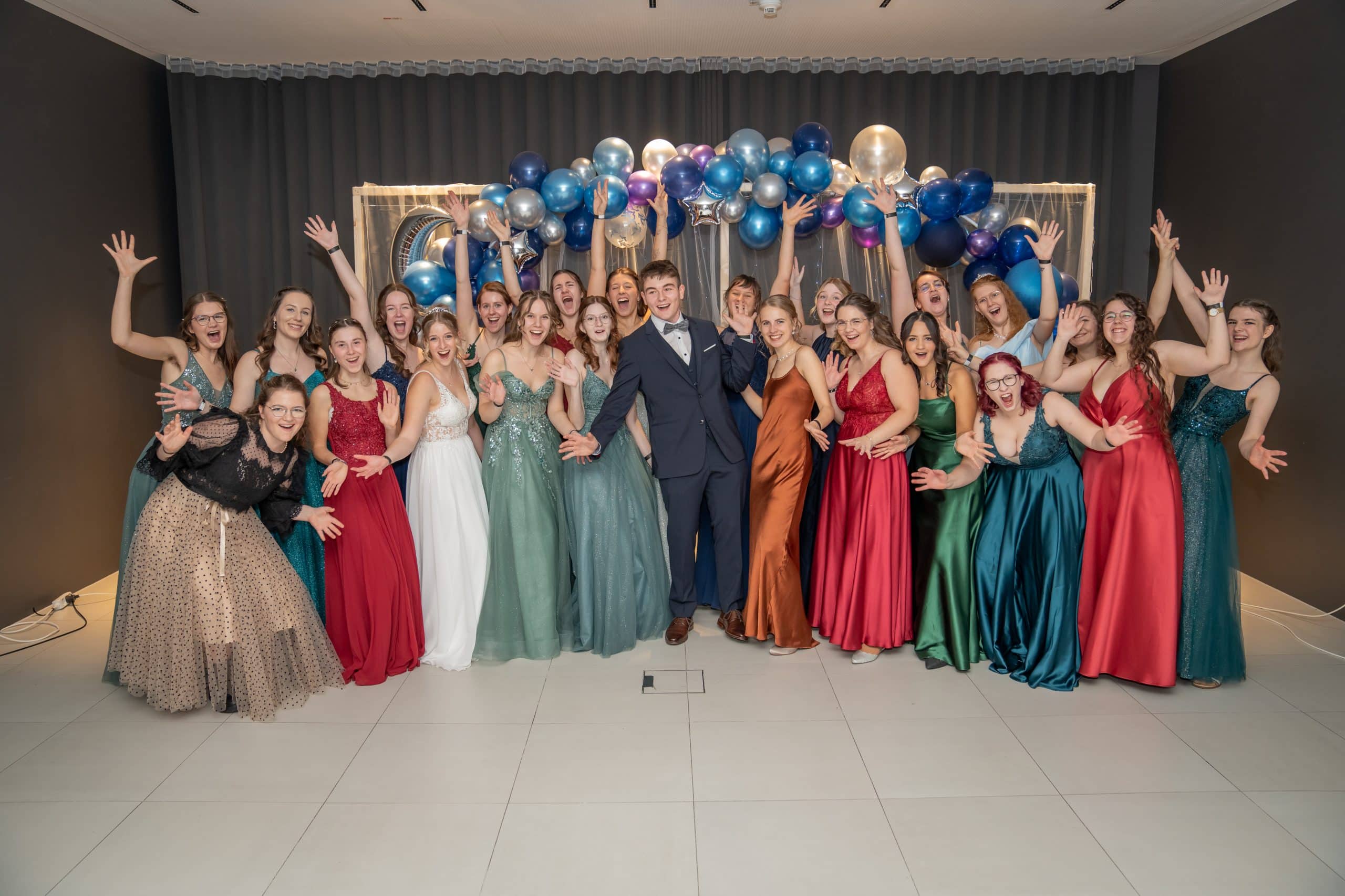 Maturaball HLS Erla 2024 – Aftermovie & Eventfotos/Familienfotos